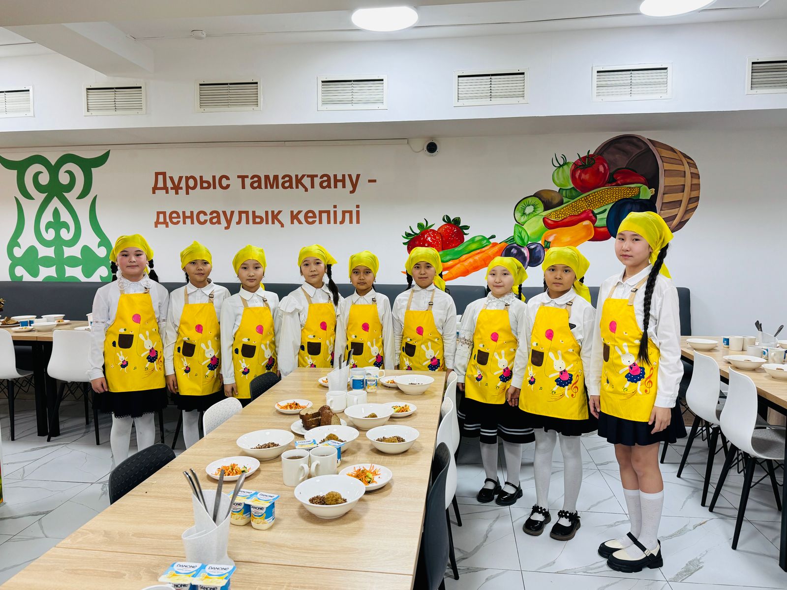 Оқушылардың көмегі-асхана жұмысын жеңілдетіп үлгі болатын іс